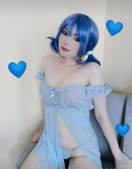 aktahly model top images