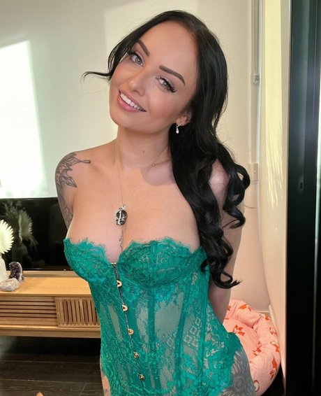 squat riding onlyfans beautiful naked pictures