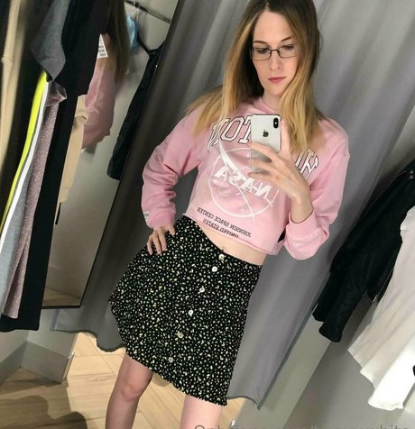 ms peachymoon Quick model image