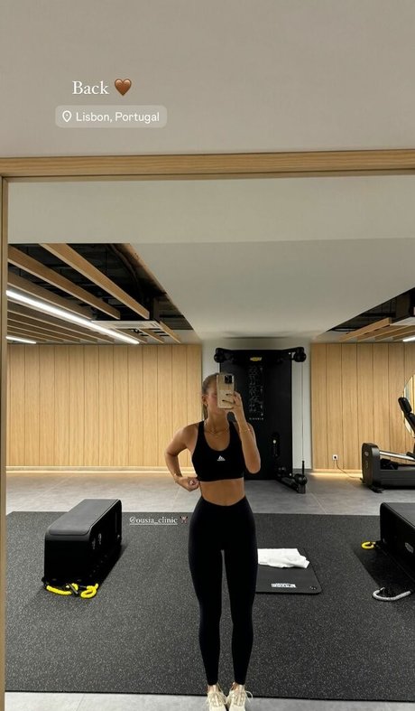 Magui Corceiro pretty model image