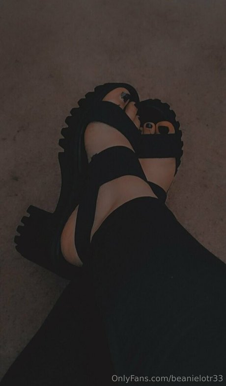 beanielotr33 model adult gallery