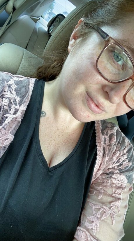 pr3ttyandpr3gnant art star pics