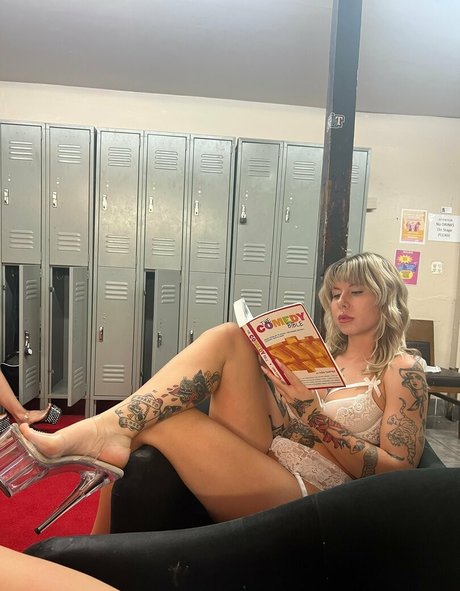 icarlyreboot star image