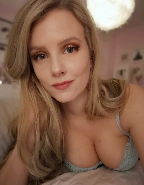 Imsessis hot pornstar galleries