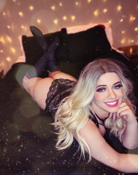 Spicey Dorky erotic actress photo