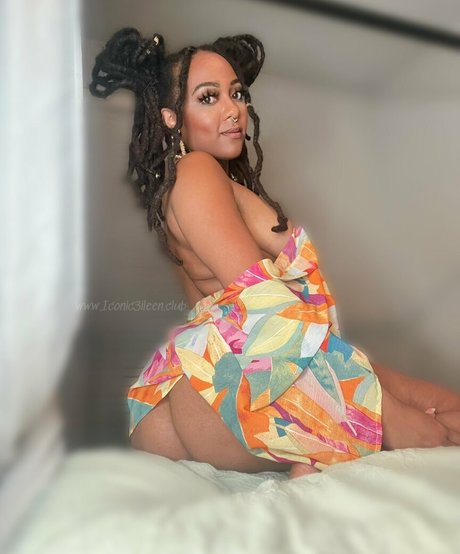 Iconic3ileen model adult images