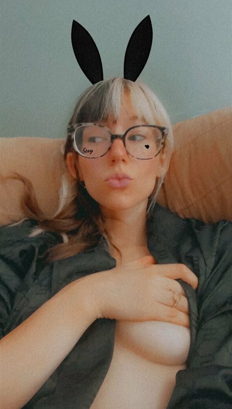 elladevilfree nudes actress gallery