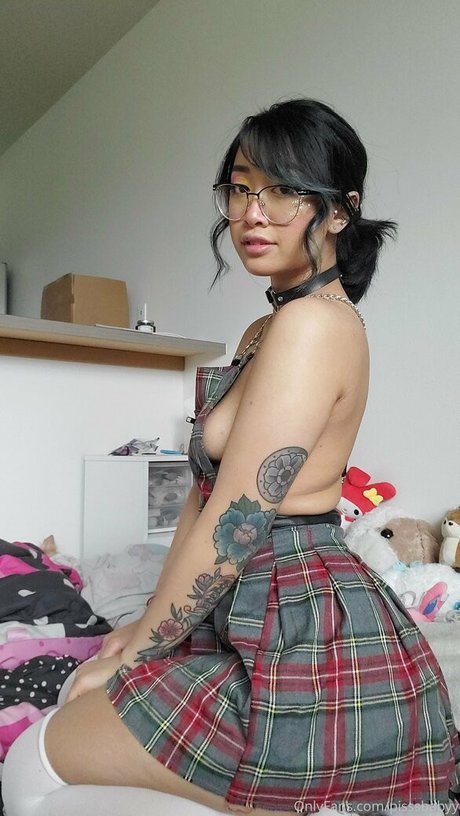 pisssbabyy high quality model image