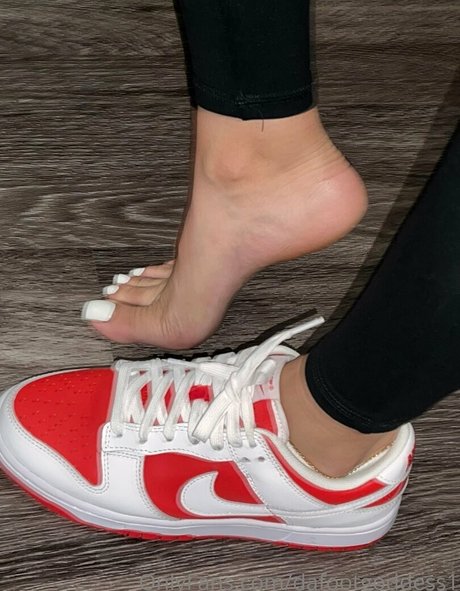 dafootgoddess1 adult star photo