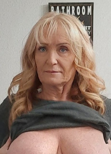 Wildwillie93 pornstar naked gallery