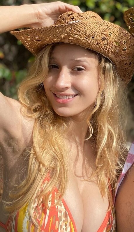 Maria Monteiro naked pornstar images