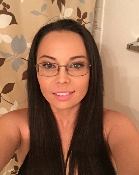 Molly Songbird star pretty archive