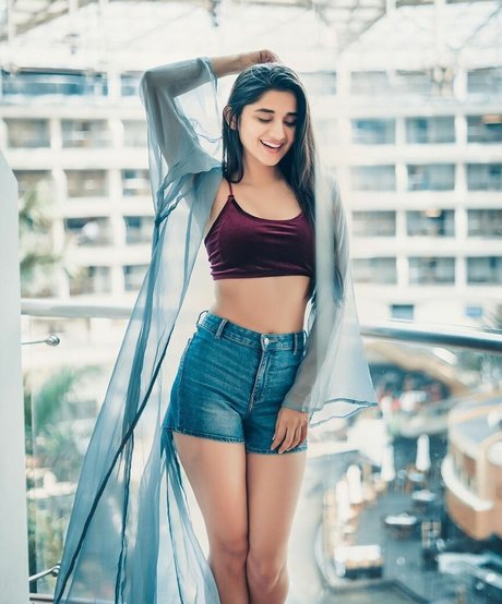 Kanika Mann model perfect pics