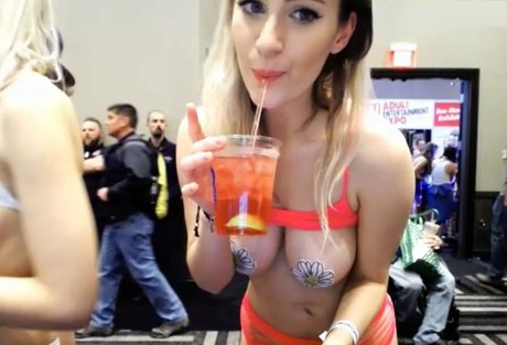 Jenna Jade pretty actress photo