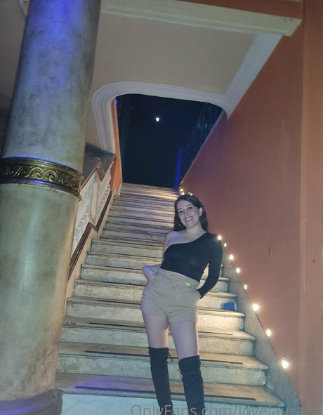 lovelaura22 model porn pics