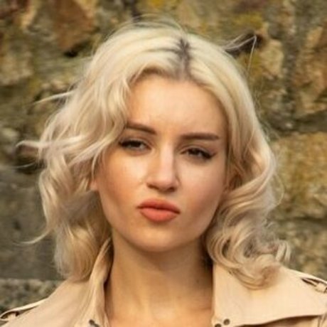 Kristina Vermilion art star photo