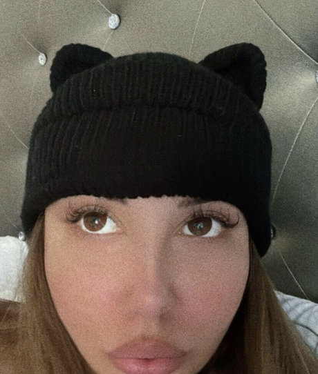 melcat sex model photo