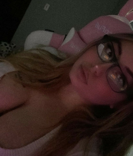 melcat pornstar pretty gallery