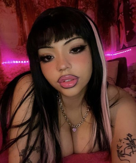 Ghstprincss model best picture