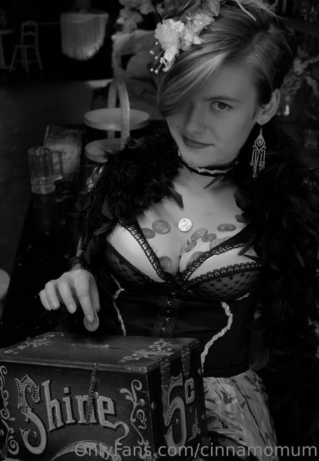 mature asian onlyfans nude galleries