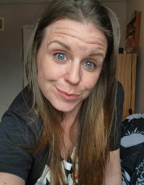 sweet marie 420 pretty model picture