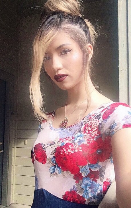 Trickywi free model photo