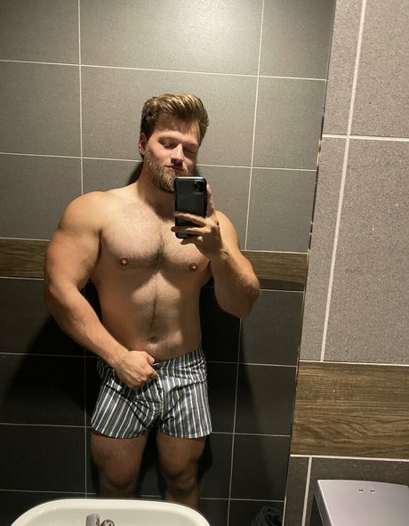 maxsmall pornstar sex pic