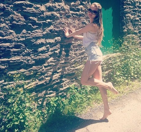 Zandi Holup pornstar naked photo