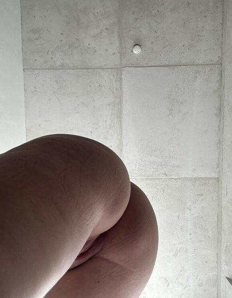 alinowskaya pornstar hot pics