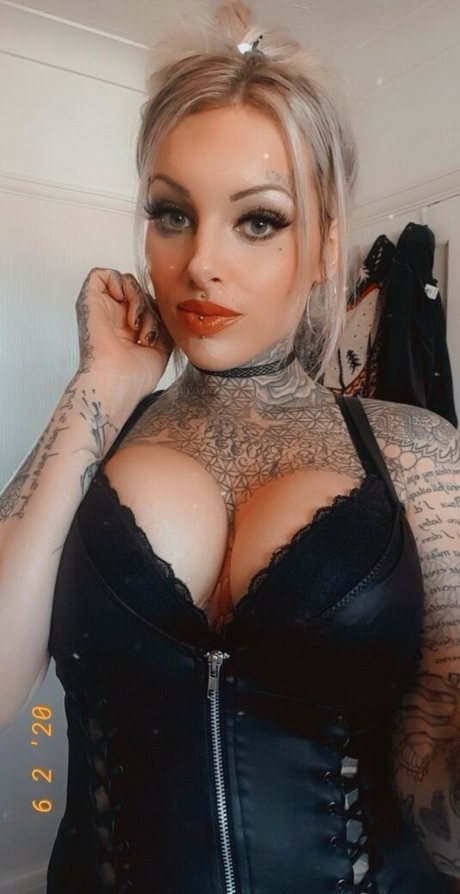 nevaeheaven pretty pornstar photos