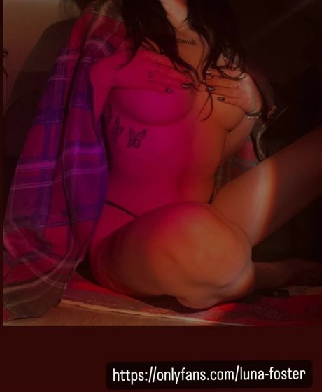 Luna Foster star erotic image