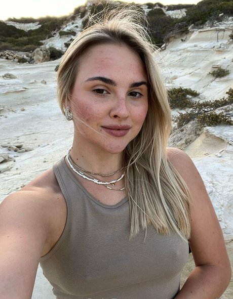 crazy splits nudes model photos