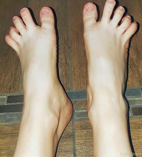 lunastonefreemium naked actress gallery