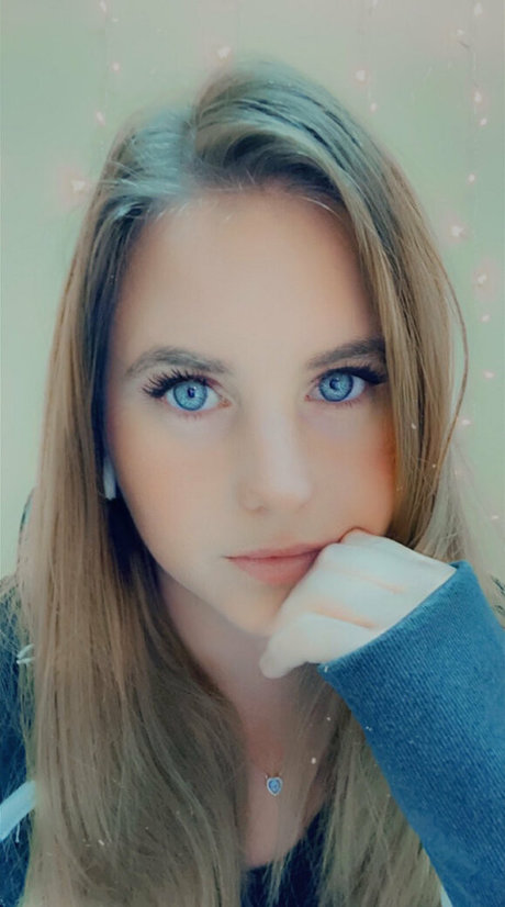 blueeyesbombshell pornstar xxx pics