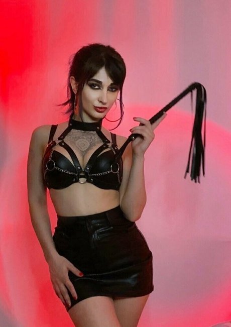 ester witch pornstar nude images