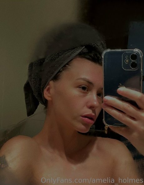 amelia holmes high quality actress pictures