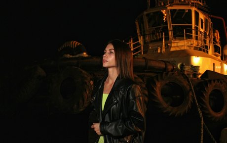 amelia holmes pretty model pic