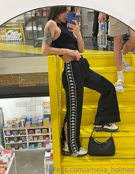 amelia holmes art star gallery