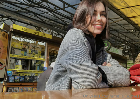 amelia holmes free model image