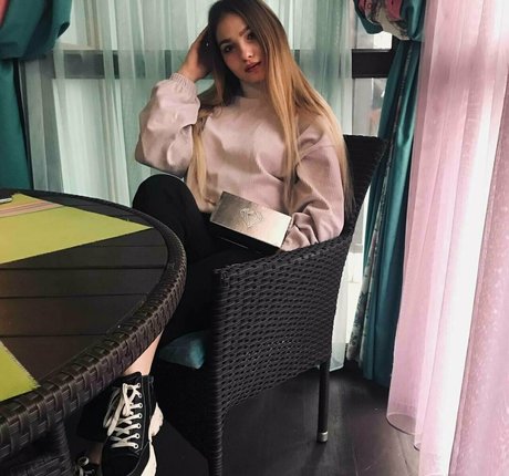 leila hottie model sex archive