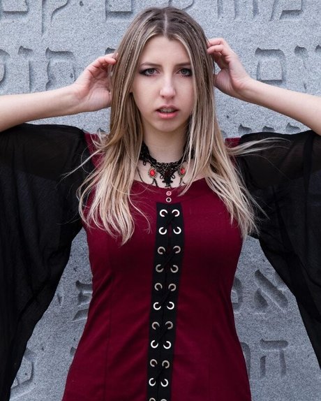 Abigail Cristea beautiful model image