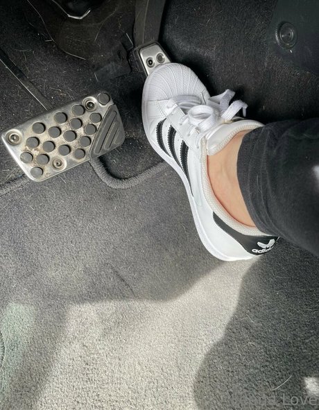 leena love pretty pornstar pics