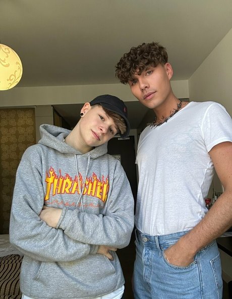 luistwinkyy model beautiful images