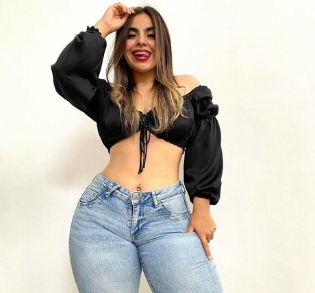 Thaily Delgado star beautiful image