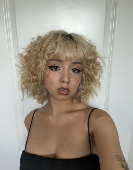 Ilselovesyou art model pics