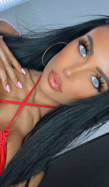 selinafox free nudes actress galleries