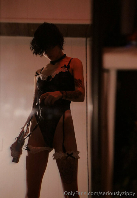 seriouslyzippy model sexy img