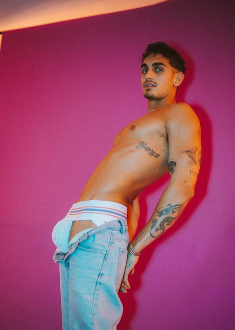 henryandkasey erotic model picture