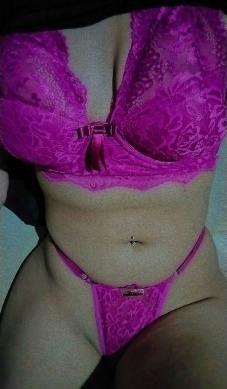 MykaBabyzinha sexy model pics