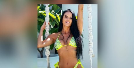 18 year old onlyfans sexy photo